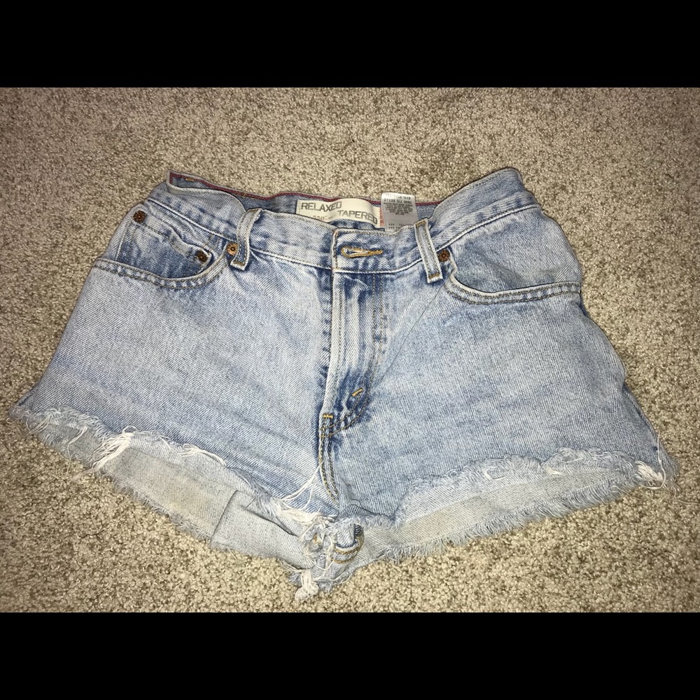 High waisted Levi shorts
